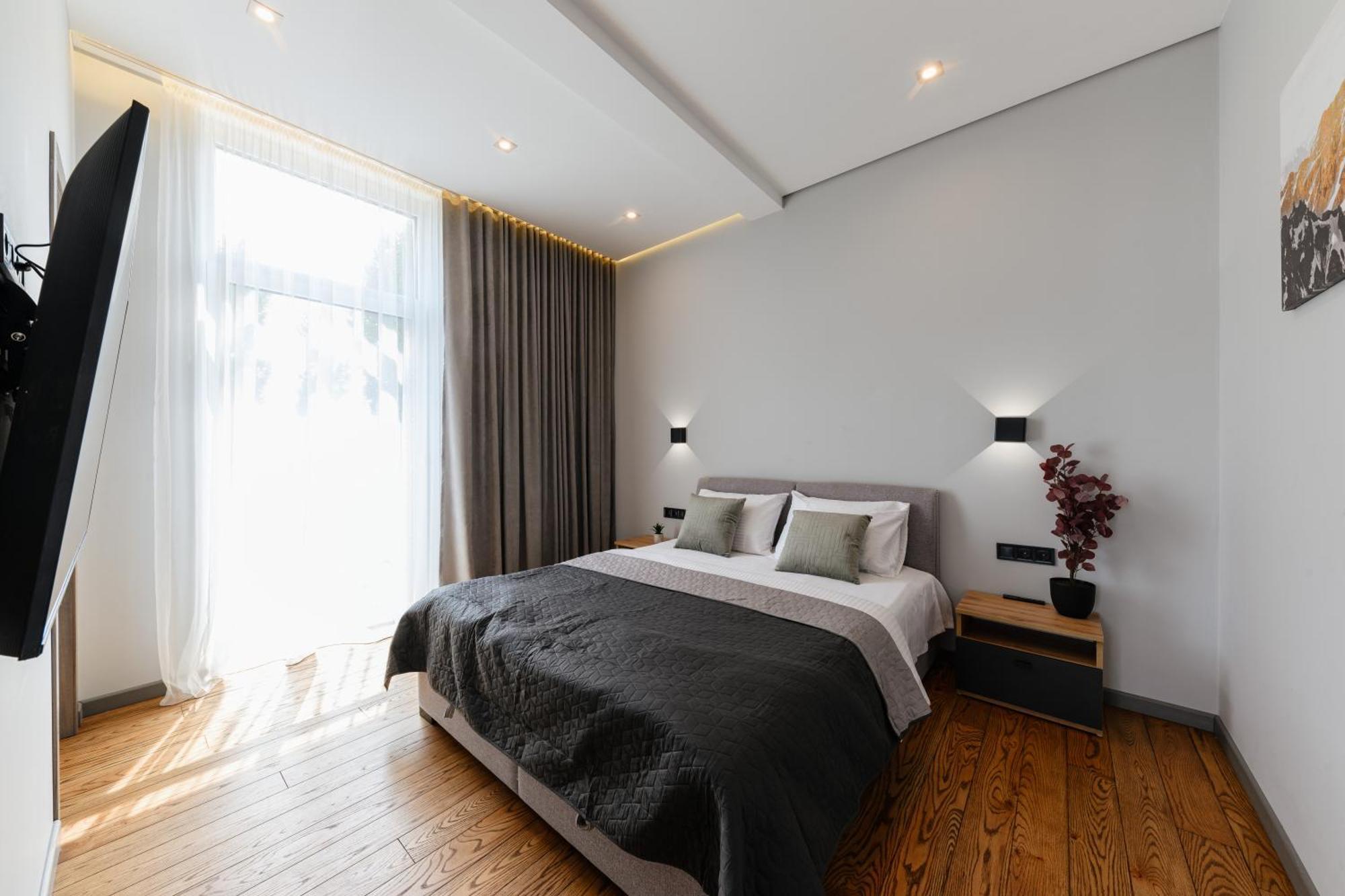 Luxury Apartments Smart House Uzhhorod Exterior photo