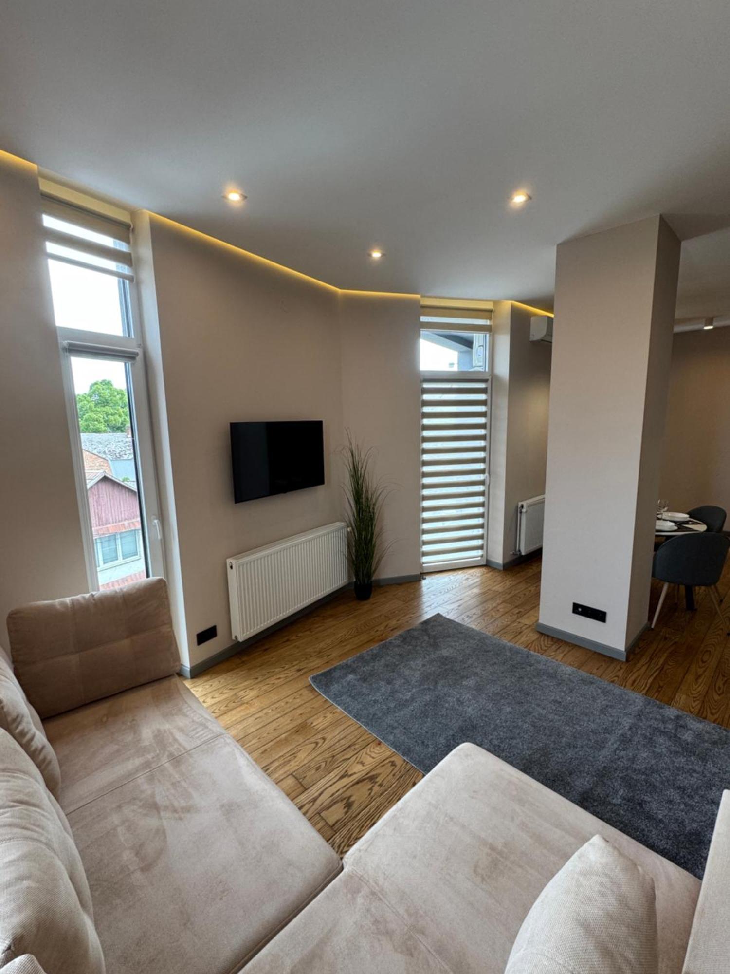 Luxury Apartments Smart House Uzhhorod Exterior photo